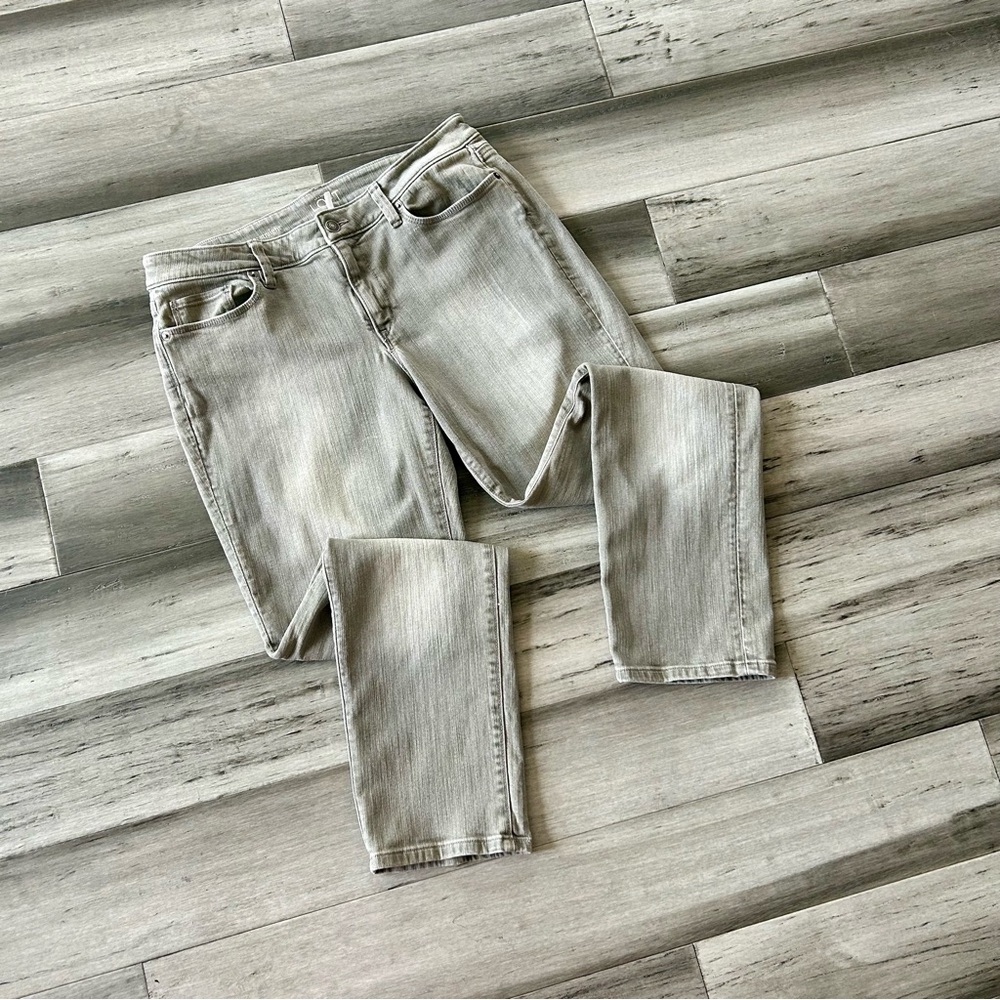💜 LAST CHANCE Loft Curvy Straight Sandblasted Grey Wash Straight Leg Jeans
